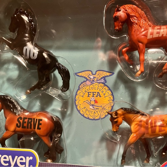 Breyer FFA Stablemates set - Picture 2 of 3